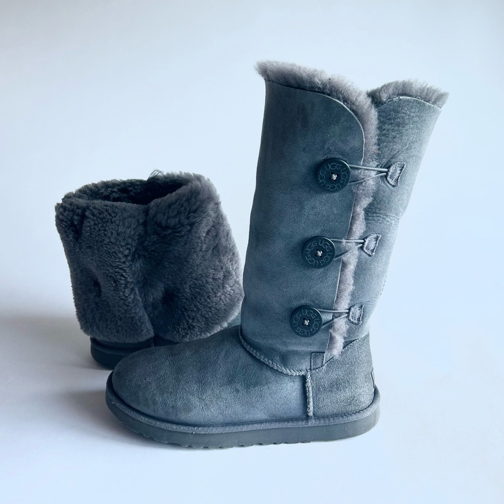 UGG Gray Suede Genuine Leather Sheepskin Lining High Knee Boots size 9